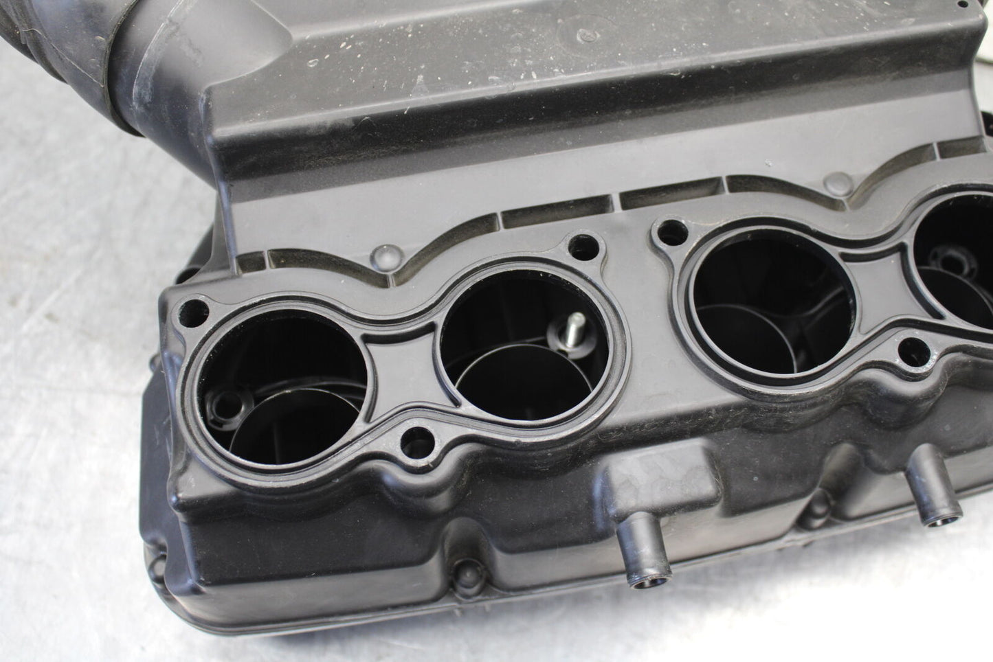 11-24 SUZUKI GSXR750 AIRBOX AIR INTAKE FILTER BOX BB714