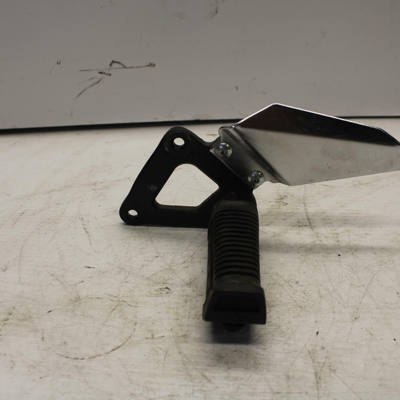 04-09 SUZUKI GS500F LEFT REARSET REAR SET DRIVER FOOT PEG BRACKET MOUNT BB261