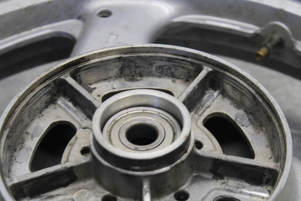 04-09 SUZUKI GS500F REAR WHEEL AND ROTOR BACK BRAKE DISC 69211-01DA0 BB97