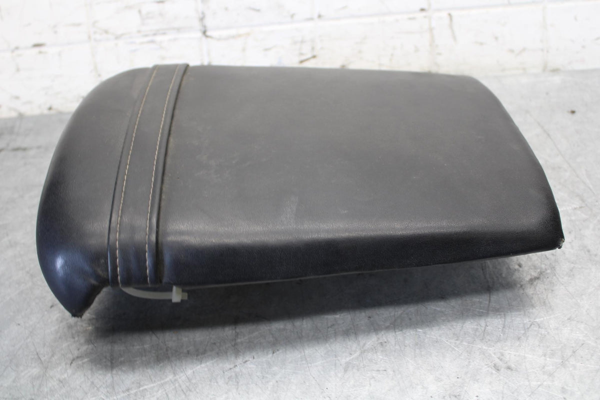 1998 Yamaha YZF R1 REAR BACK PASSENGER TANDEM SEAT PAD SADDLE PILLION BB53
