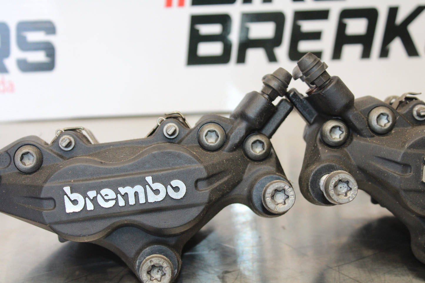 06-12 BMW F800ST RIGHT LEFT FRONT BRAKE CALIPER SET PAIR CALIPERS BB144