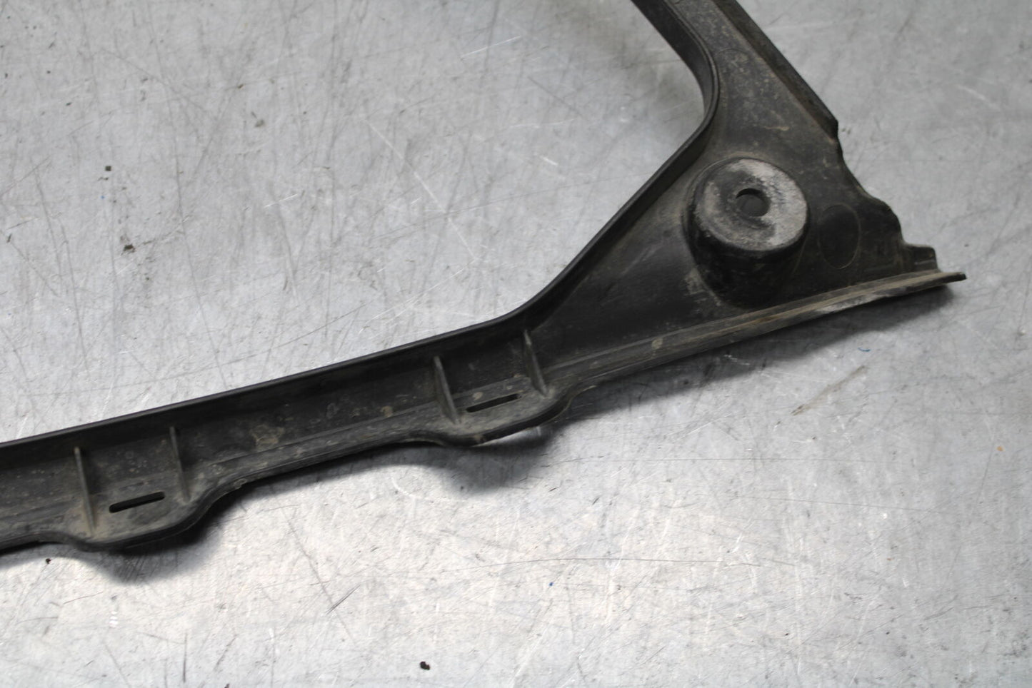 08-09 SUZUKI GSXR600 FRONT LOWER INNER EXHAUST V FAIRING COWL GUARD BB728