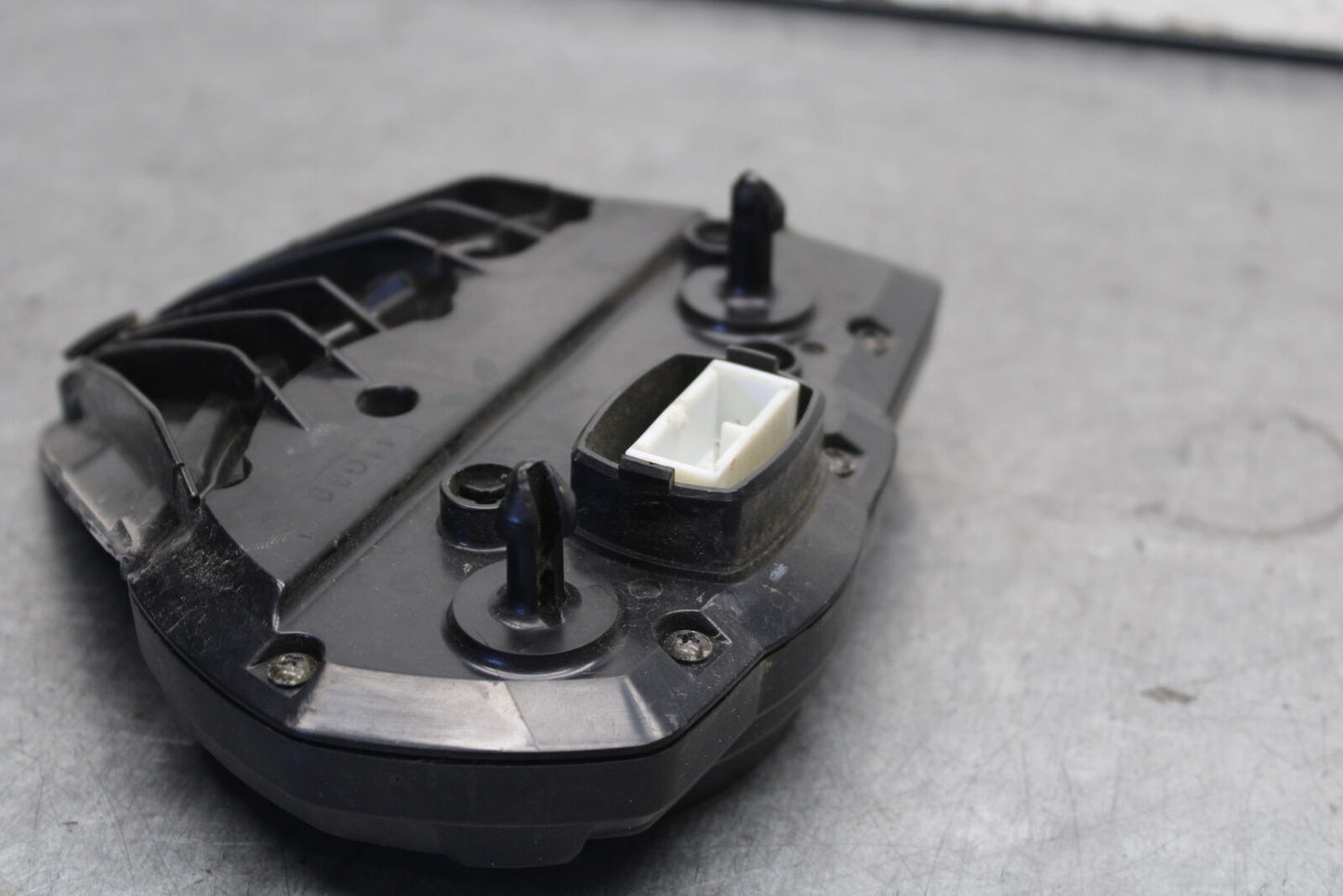 05-06 SUZUKI GSXR1000 SPEEDO TACH GAUGES CLUSTER SPEEDOMETER TACHOMETER BB677