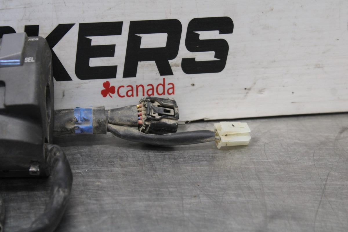 22-25 YAMAHA YZF R7 LEFT CLIP ON HANDLE HORN SIGNALS SWITCH SWITCHES BB940