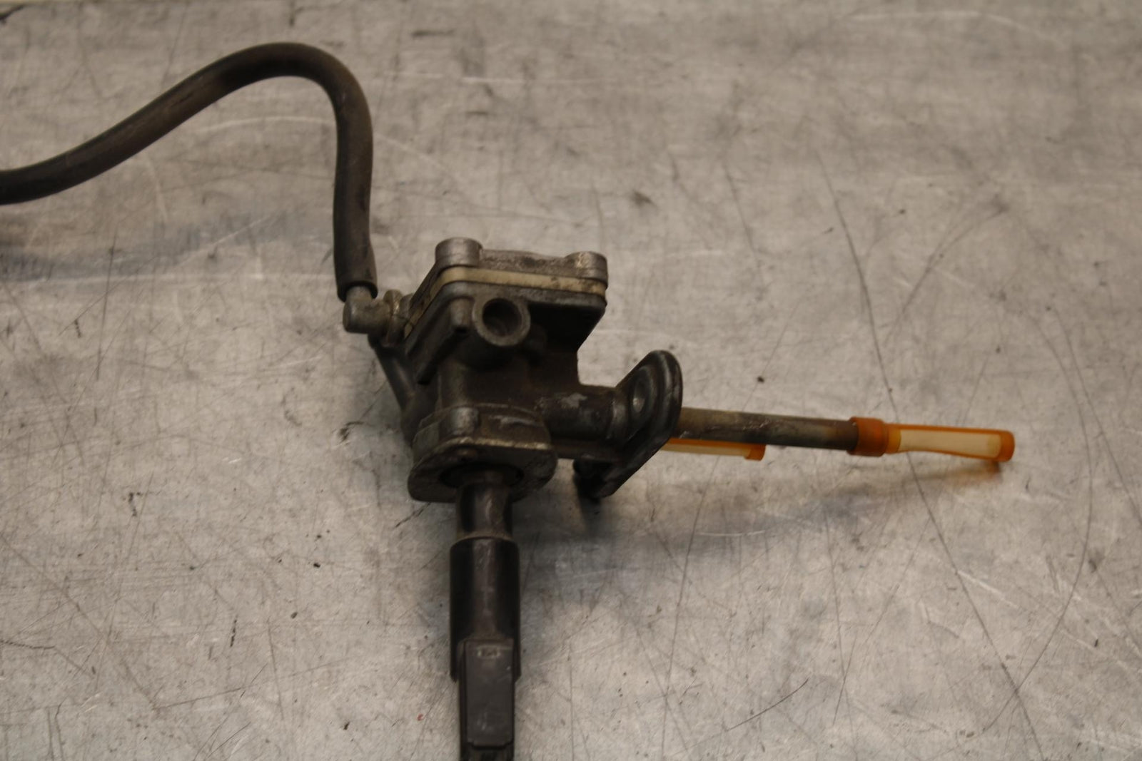  BB5591997 Suzuki Bandit 1200 GSF1200S FUEL GAS TANK PETCOCK SHUT ON OFF VALVE
