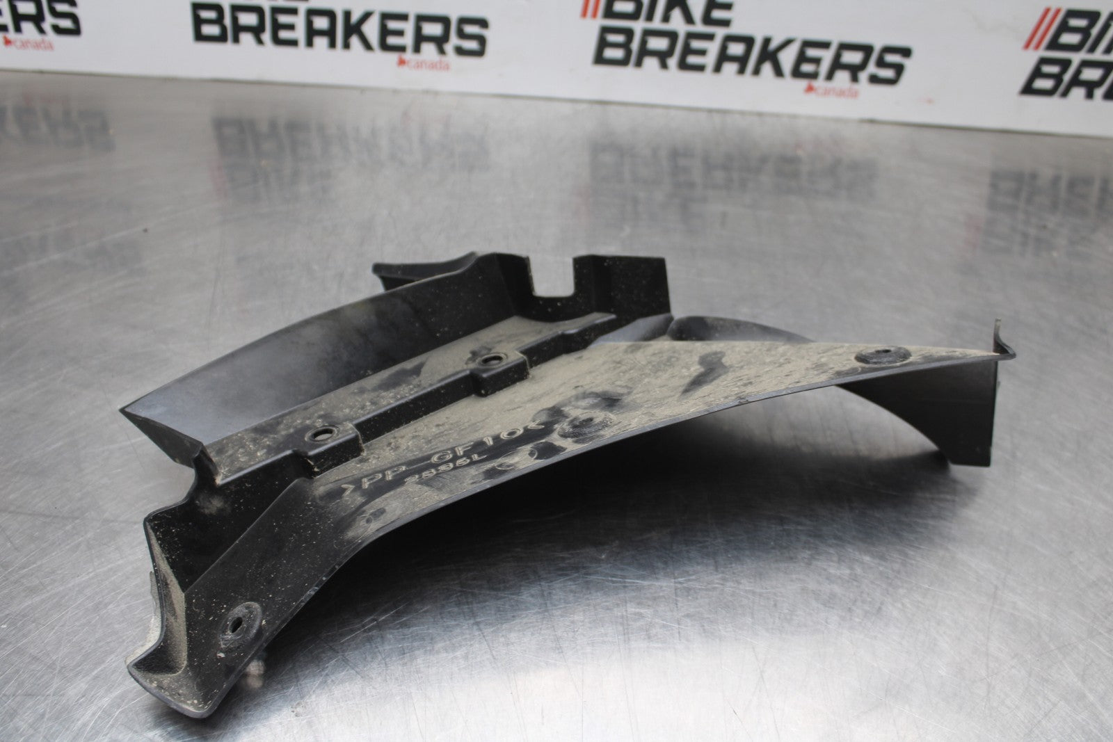 22-25 YAMAHA YZF R7 LEFT INNER FAIRING COWL PANEL TRIM OEM BB769