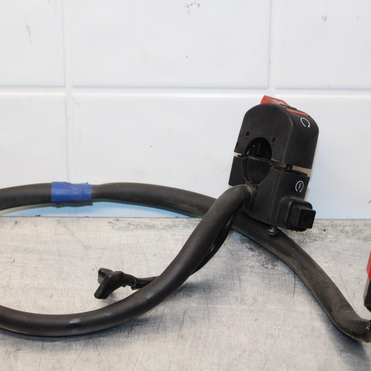 2000 Honda Super Hawk VTR1000F RIGHT CLIP ON HANDLE KILL OFF START SWITCH BB577