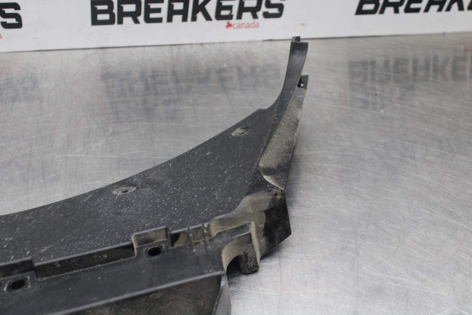 22-25 YAMAHA YZF R7 LEFT INNER FAIRING COWL PANEL TRIM OEM BB769