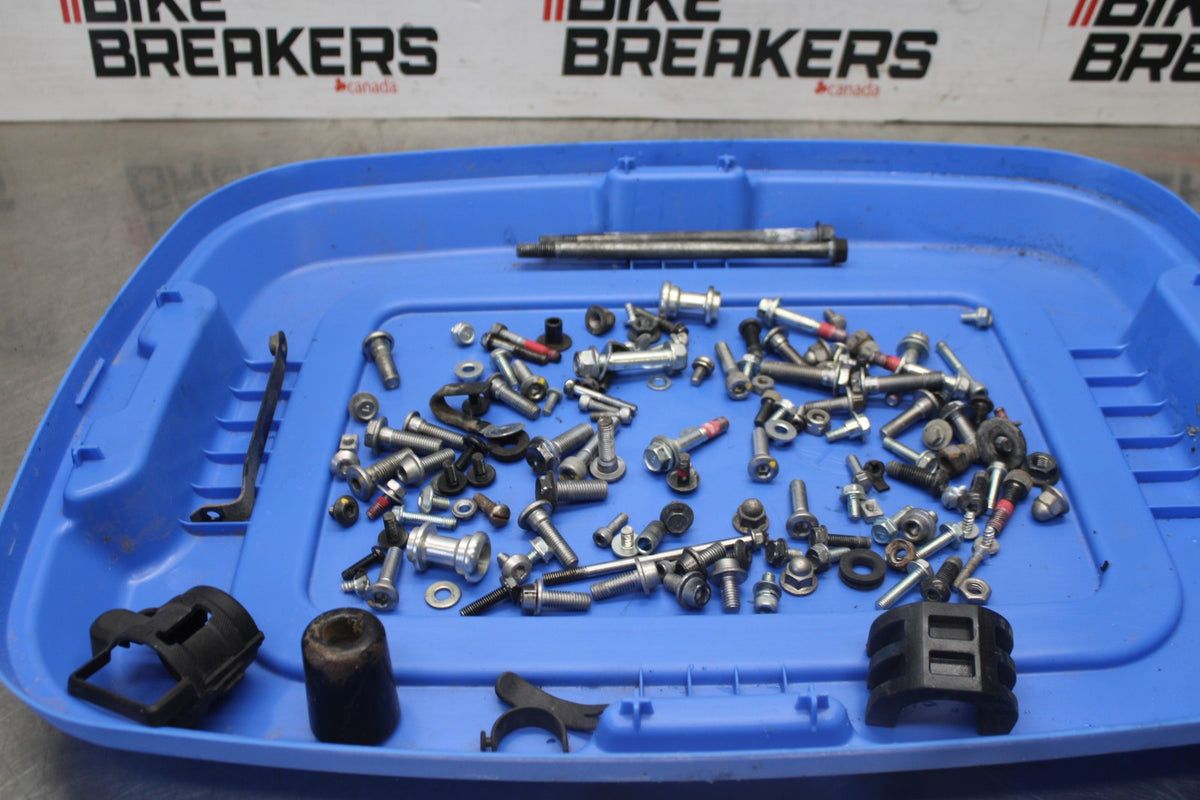 23 KAWASAKI Z900RS MOUNTING BOLTS HARDWARE SCREWS BB935