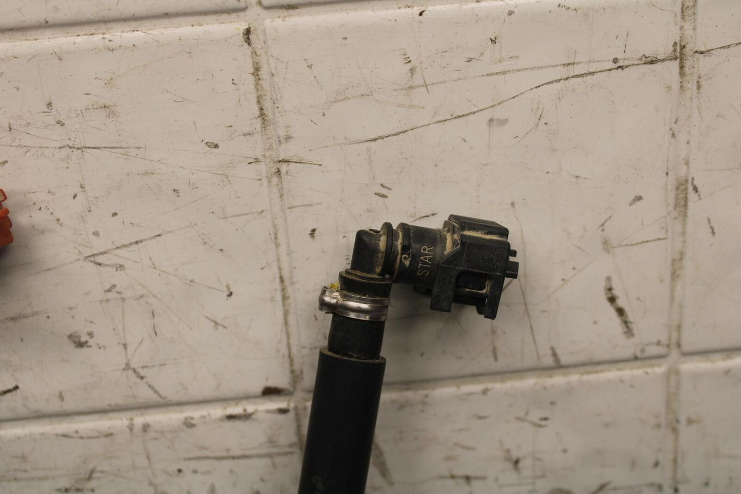 19 YAMAHA YZF R3 FUEL HOSE GAS LINE TUBE PIPE BB56