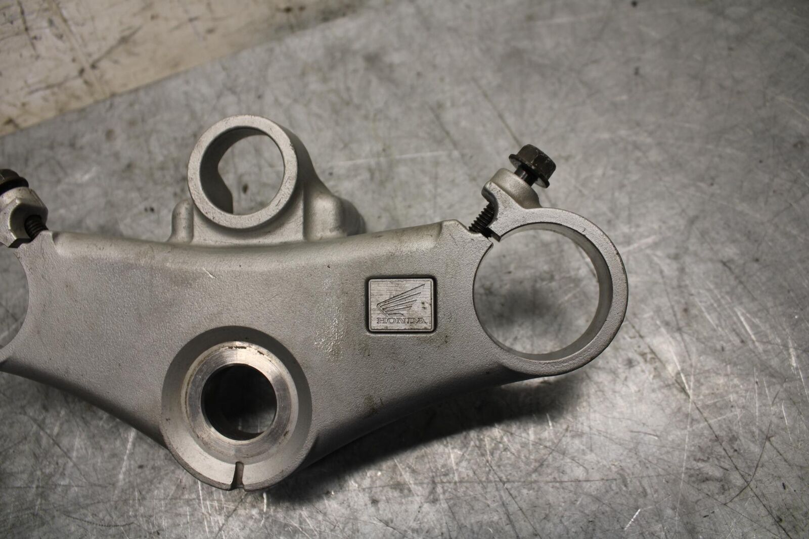 1999 Honda Super Hawk 1000 VTR1000F FORKS UPPER TRIPLE TREE CLAMP BB51