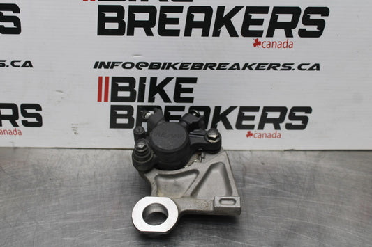08-16 YAMAHA YZF R6 REAR BACK BRAKE CALIPER W MOUNT BRACKET BB856