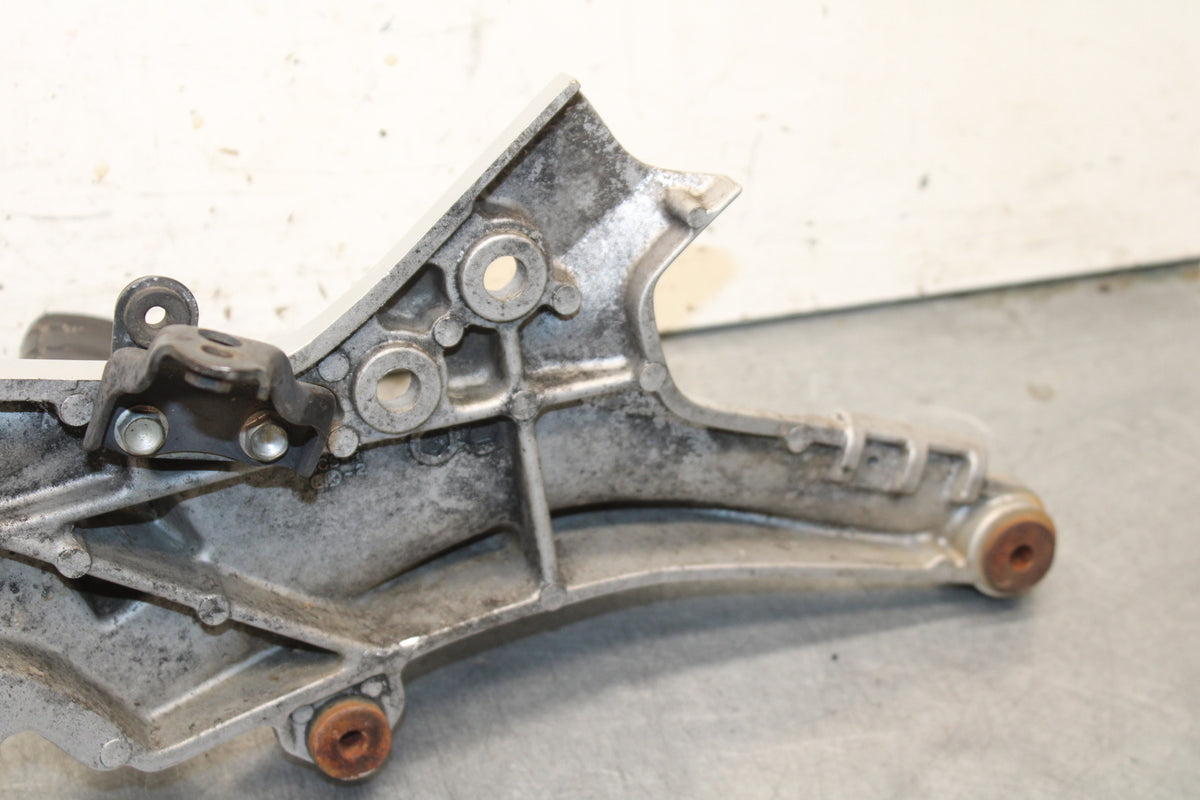 04-12 HONDA ST1300A RIGHT FRONT FOOT REST PEG STEP MOUNT BRACKET BB669