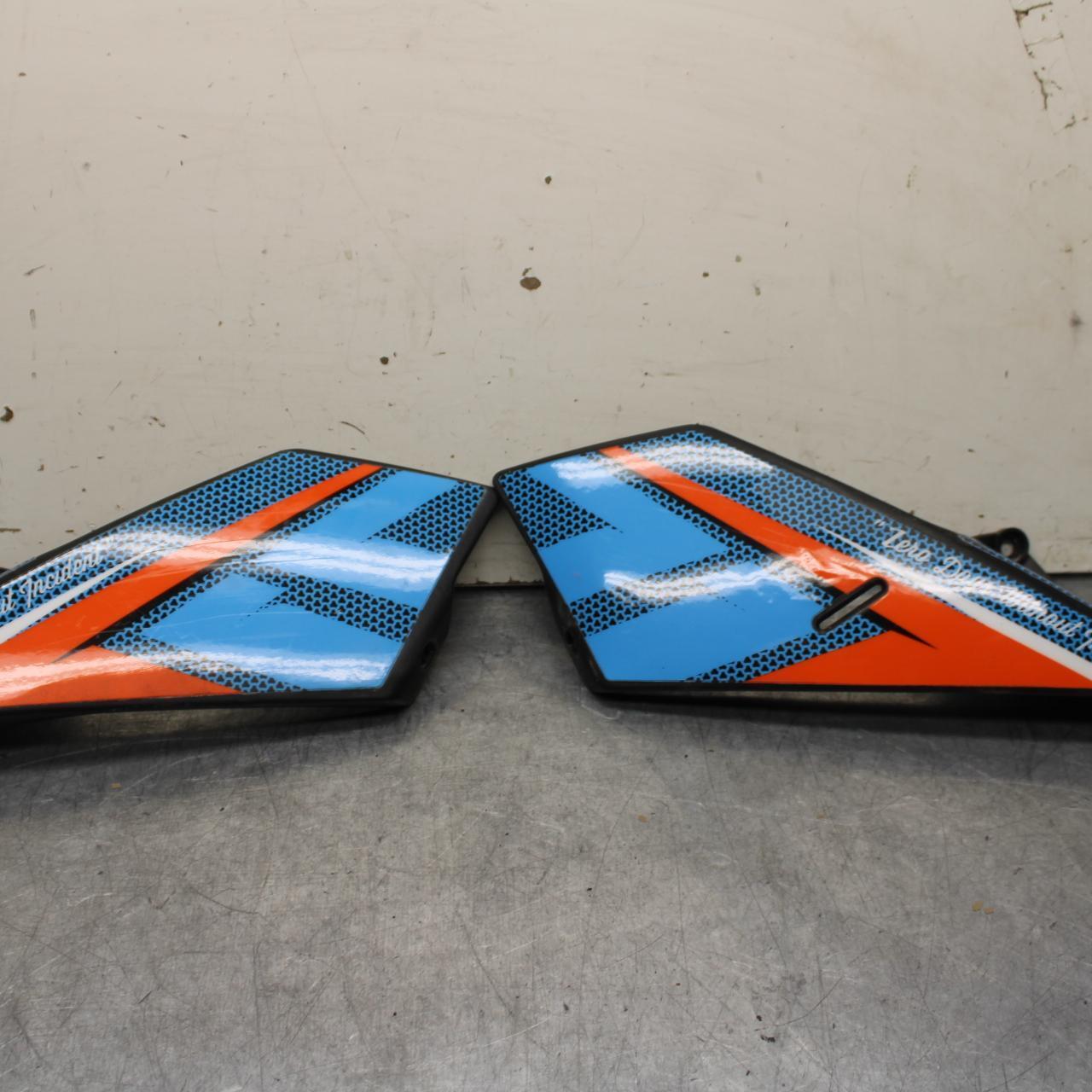 20-24 KTM 890  DUKE R RIGHT TANK SIDE COVER COWL PANEL PAIR SET BB627