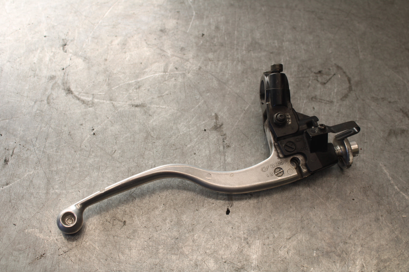 07-08 TRIUMPH DAYTONA 675 CLUTCH PERCH MOUNT WITH LEVER BB685