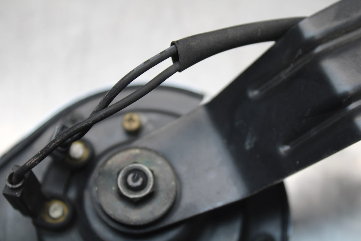 2006 Suzuki Boulevard C90 HORN SIGNAL bb849