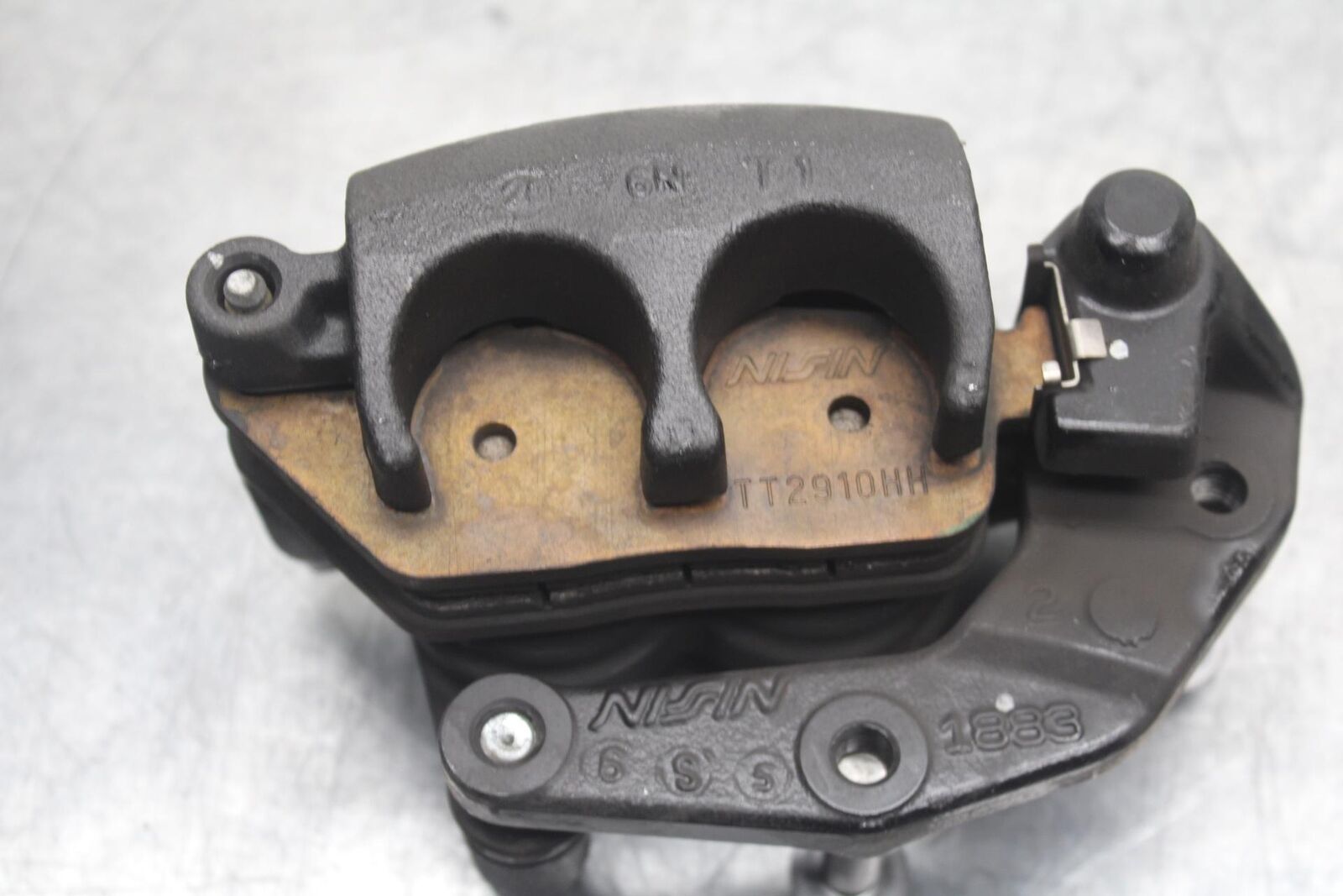 12-17 KAWASAKI ER-6N Z650 RIGHT LEFT FRONT BRAKE CALIPER SET PAIR  BB607