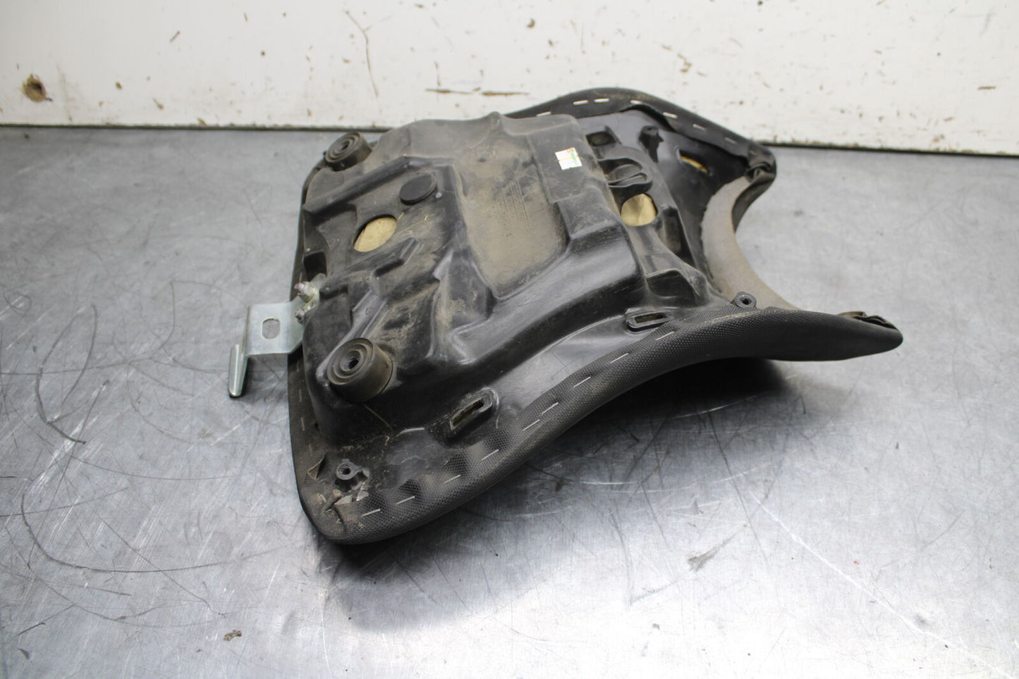 12-17 KAWASAKI ER-6N Z650 FRONT DRIVERS SEAT PAD SADDLE PILLION BB709