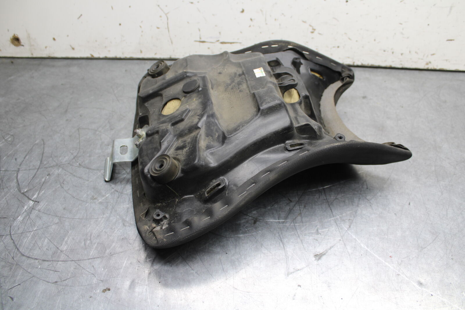 12-17 KAWASAKI ER-6N Z650 FRONT DRIVERS SEAT PAD SADDLE PILLION BB709