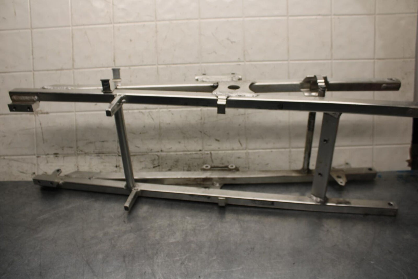 2000 Honda CBR600F4 REAR BACK TAIL SUBFRAME SUB FRAME BB552