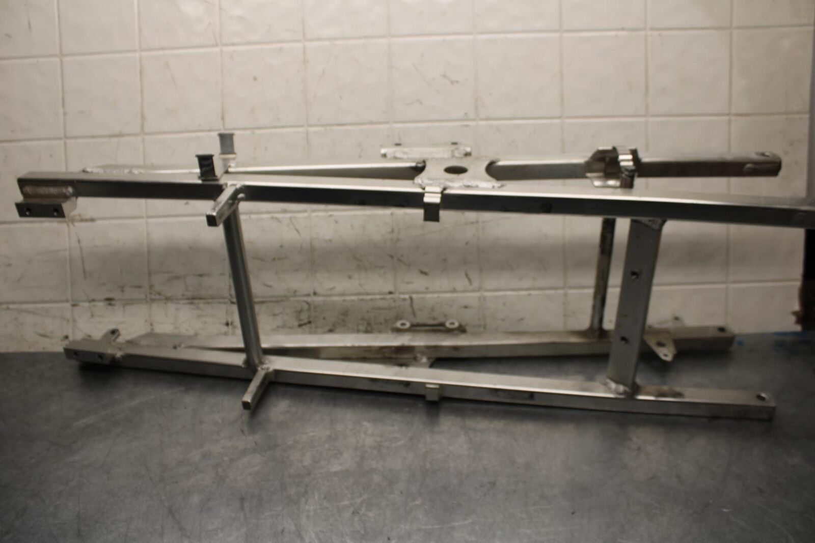2000 Honda CBR600F4 REAR BACK TAIL SUBFRAME SUB FRAME BB552