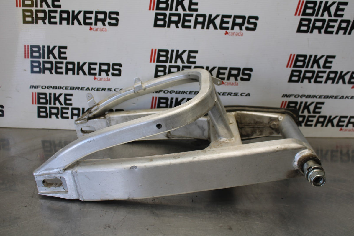 01 HONDA CBR900RR REAR SWINGARM BACK SUSPENSION SWING ARM BB00