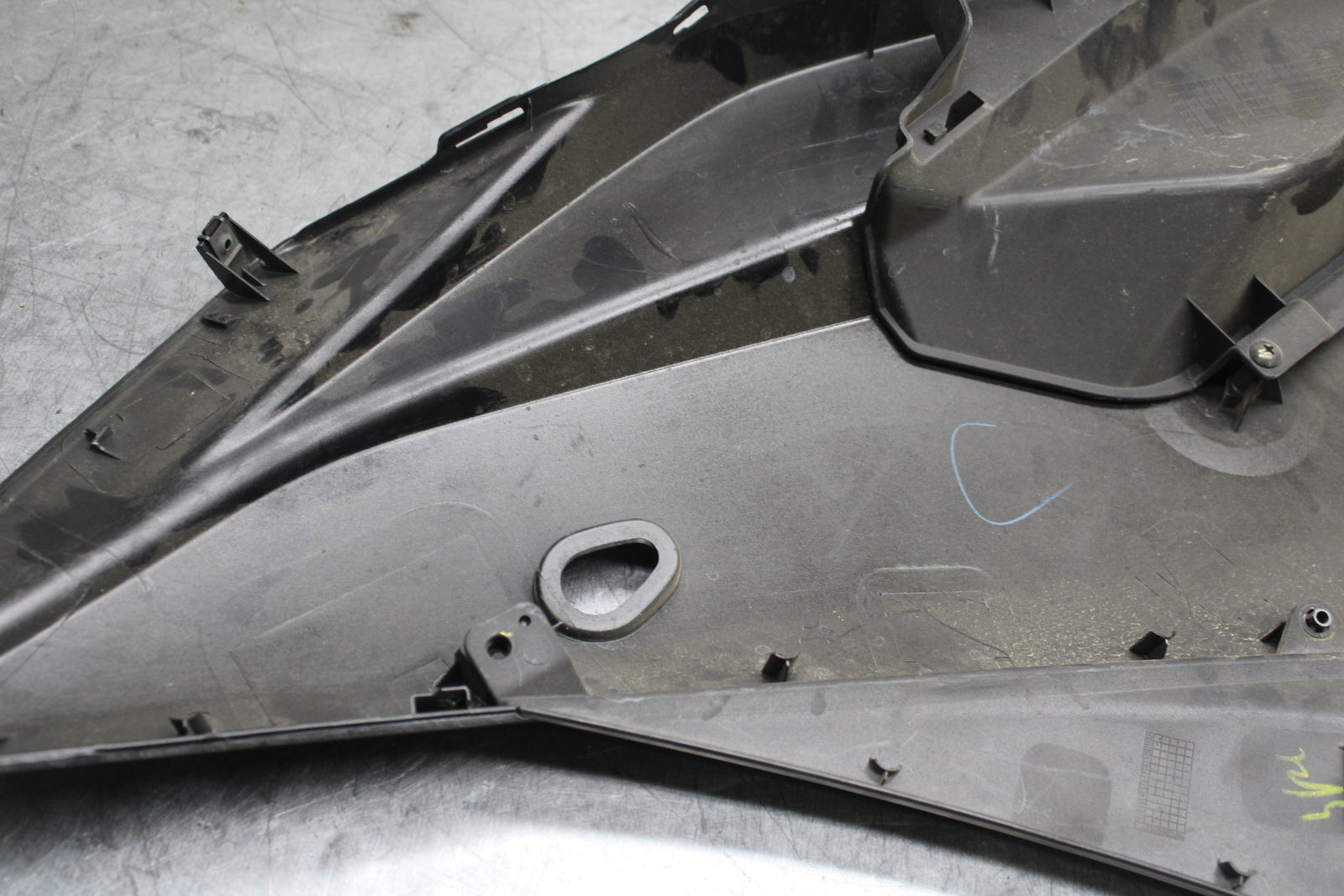 15-17 YAMAHA YZF R3 RIGHT LOWER MID UPPER SIDE FAIRING COWL  BB526