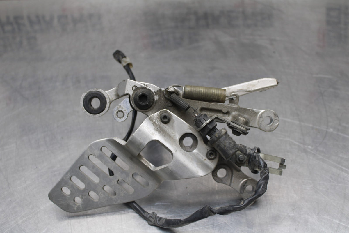 08-16 YAMAHA YZF R6 RIGHT REARSET REAR SET DRIVER FOOT PEG REST STOP BB798