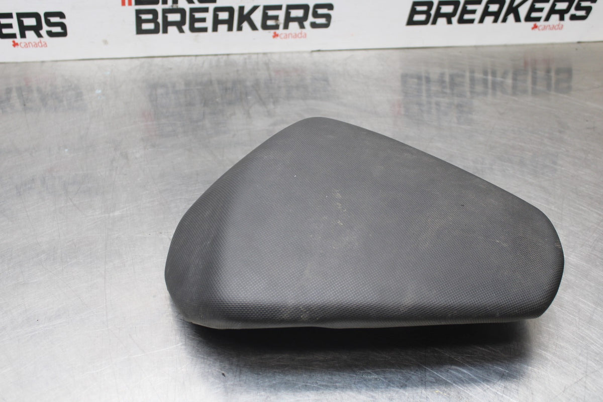 13-16 KTM 390 DUKE REAR BACK PASSENGER TANDEM SEAT PAD SADDLE PILLION BB815