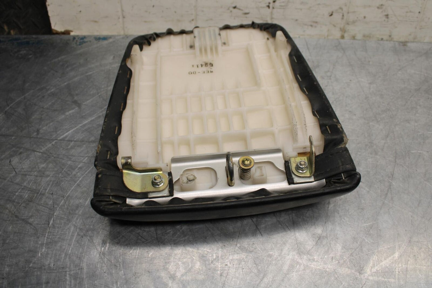05-06 HONDA CBR600RR REAR BACK PASSENGER TANDEM SEAT PAD SADDLE PILLION BB484
