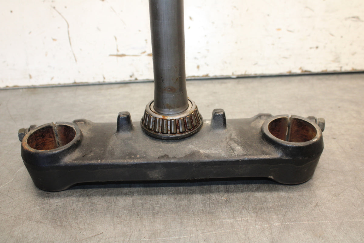 85-86 SUZUKI MADURA 1200 FRONT FORKS CLAMP LOWER TRIPLE TREE STEM  BB691
