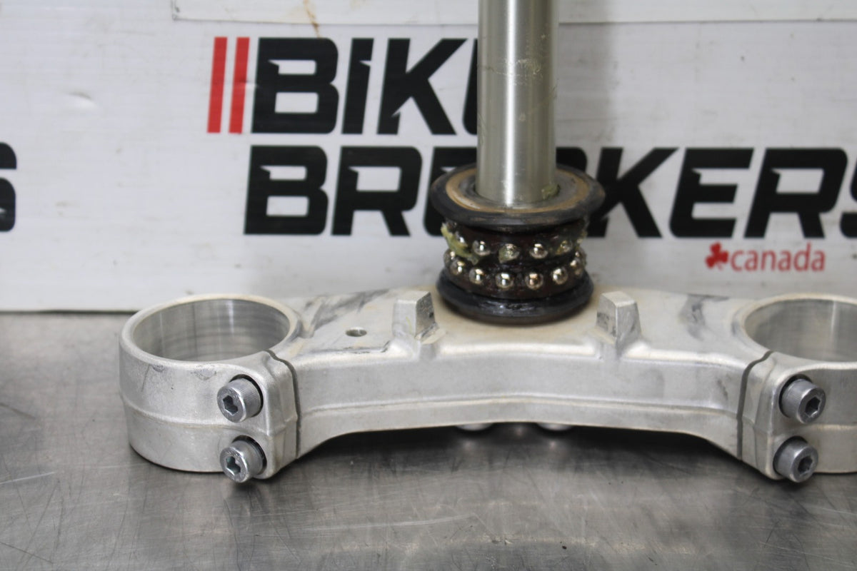 17 YAMAHA YZF R6 FRONT FORKS CLAMP LOWER TRIPLE TREE STEM BB922