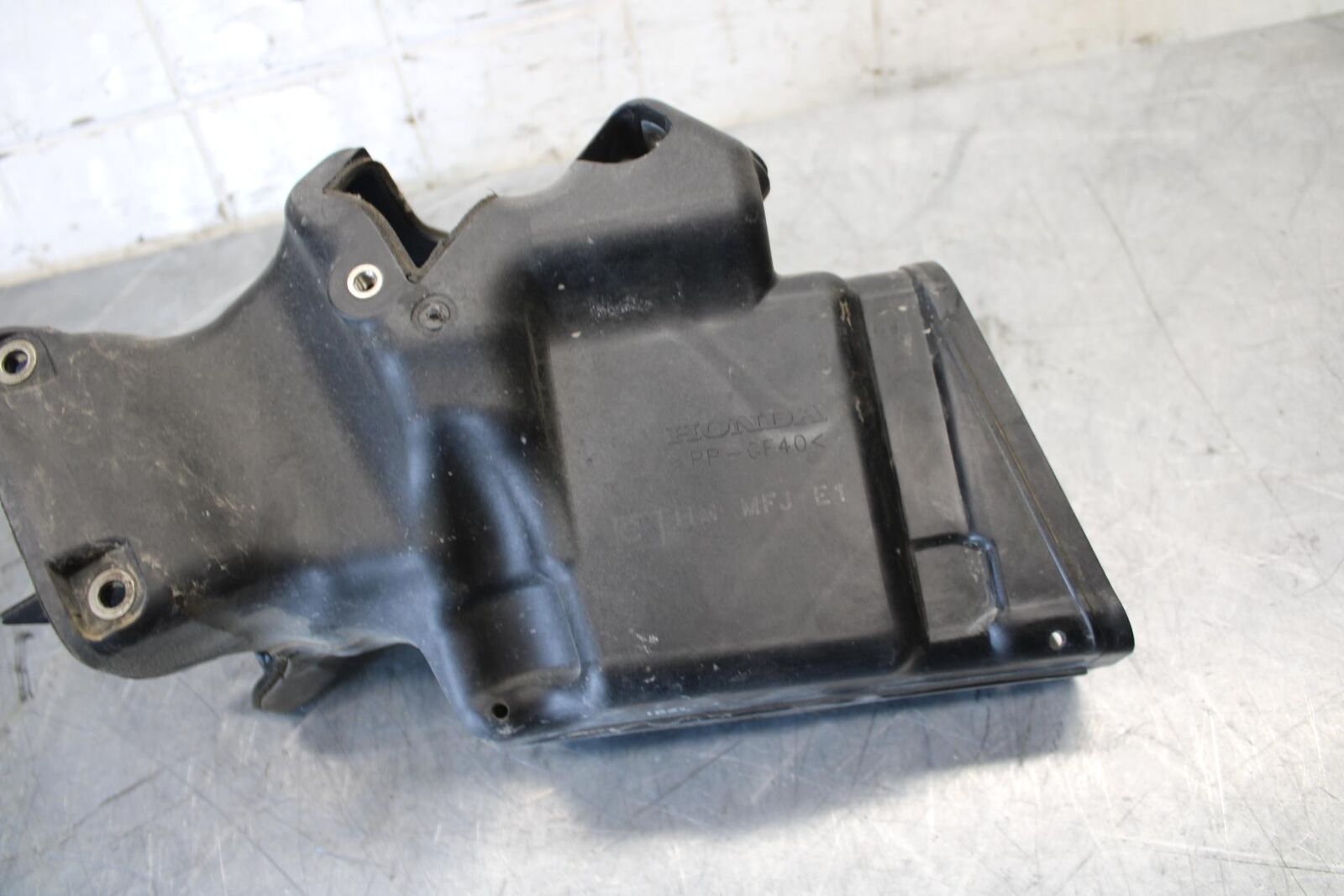 2011 Honda CBR600RR RAM AIR INTAKE TUBE DUCT BB520