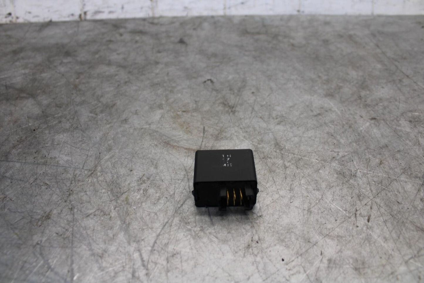 06-07 SUZUKI GSXR750 TURN SIGNAL BLINKER RELAY FLASHER SWITCH 38610-03F00 BB543