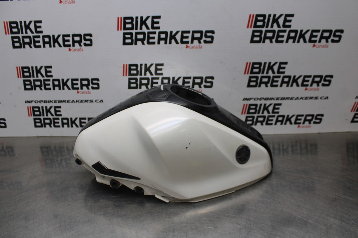 17-18 YAMAHA YZF R3 GAS TANK FUEL CELL COVER FAIRING COWL BB813