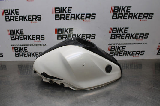 17-18 YAMAHA YZF R3 GAS TANK FUEL CELL COVER FAIRING COWL BB813