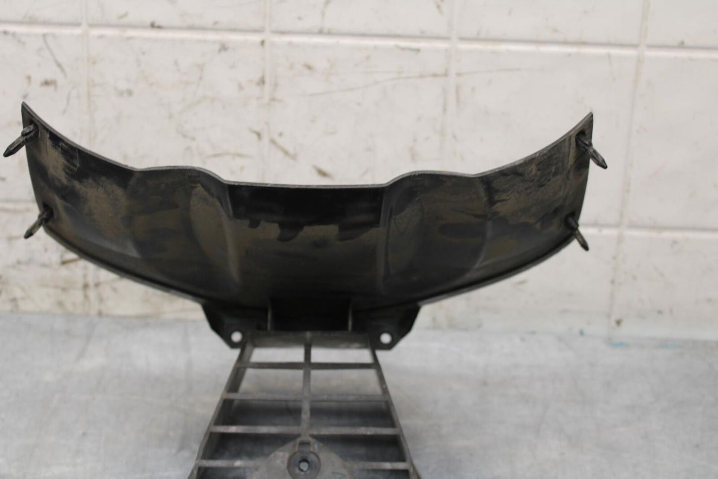 2006 Yamaha YZF R6 FRONT CENTER COWL FAIRING BB560