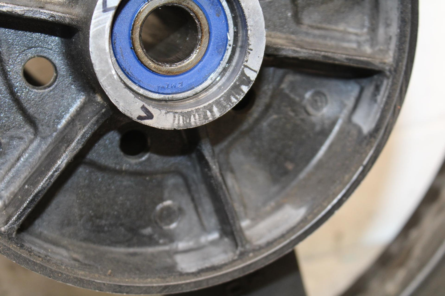 1997 Suzuki Bandit 1200 GSF1200S REAR ROTOR AND REAR WHEEL BRAKE DISC BB559