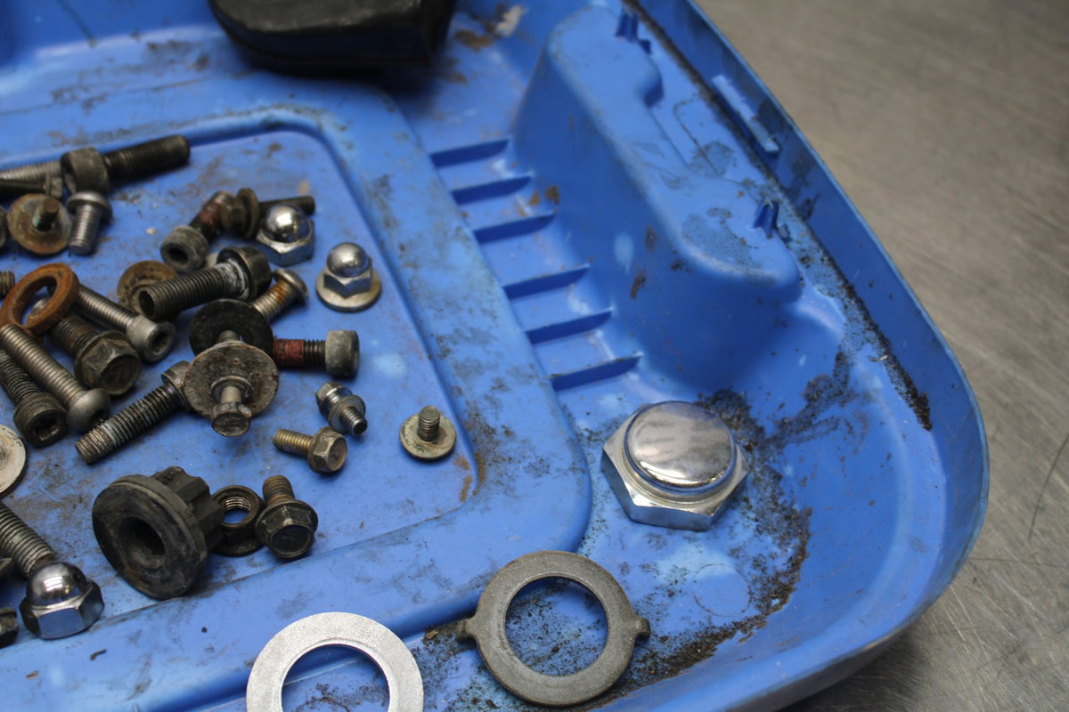 03 KAWASAKI VULCAN 1600 MOUNTING BOLTS HARDWARE SCREWS BB865