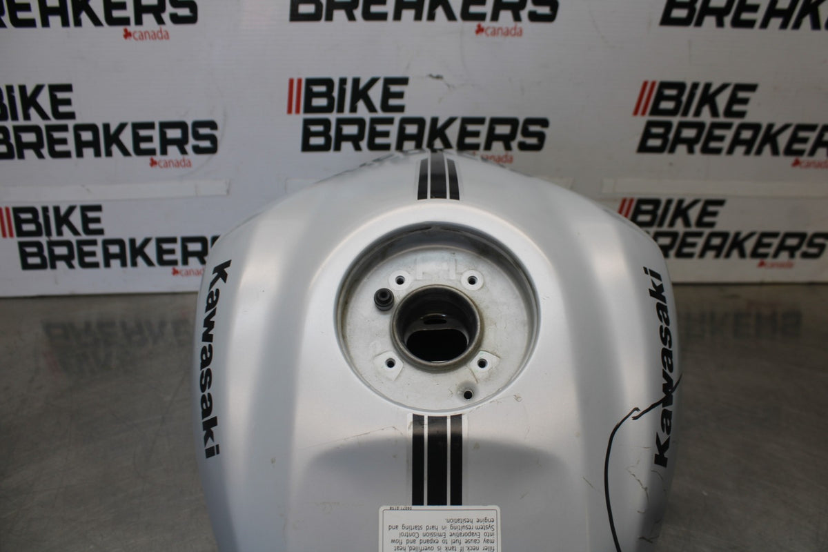 23-26 KAWASAKI NINJA ZX4RR GAS TANK FUEL CELL PETROL RESERVOIR BB898