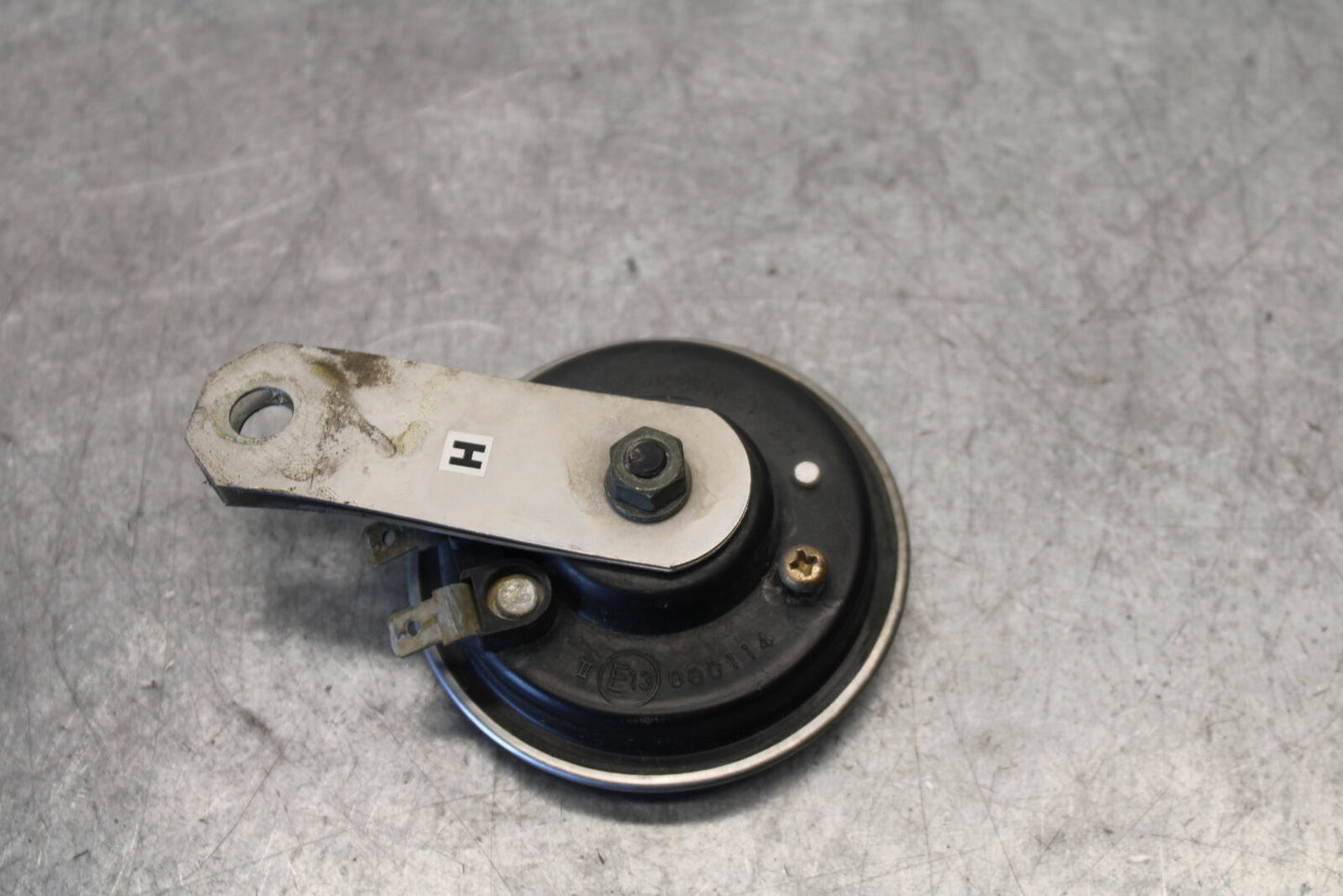 05-06 SUZUKI GSXR1000 HORN SIGNAL 38501-23E11 BB663