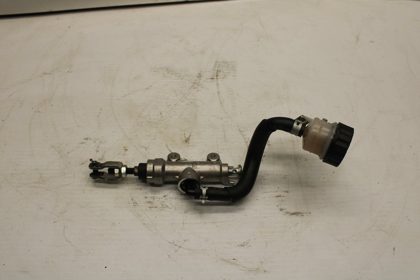 11-21 SUZUKI GSXR600 REAR  BRAKE MASTER CYLINDER W RESERVOIR 69600-47H10 BB260