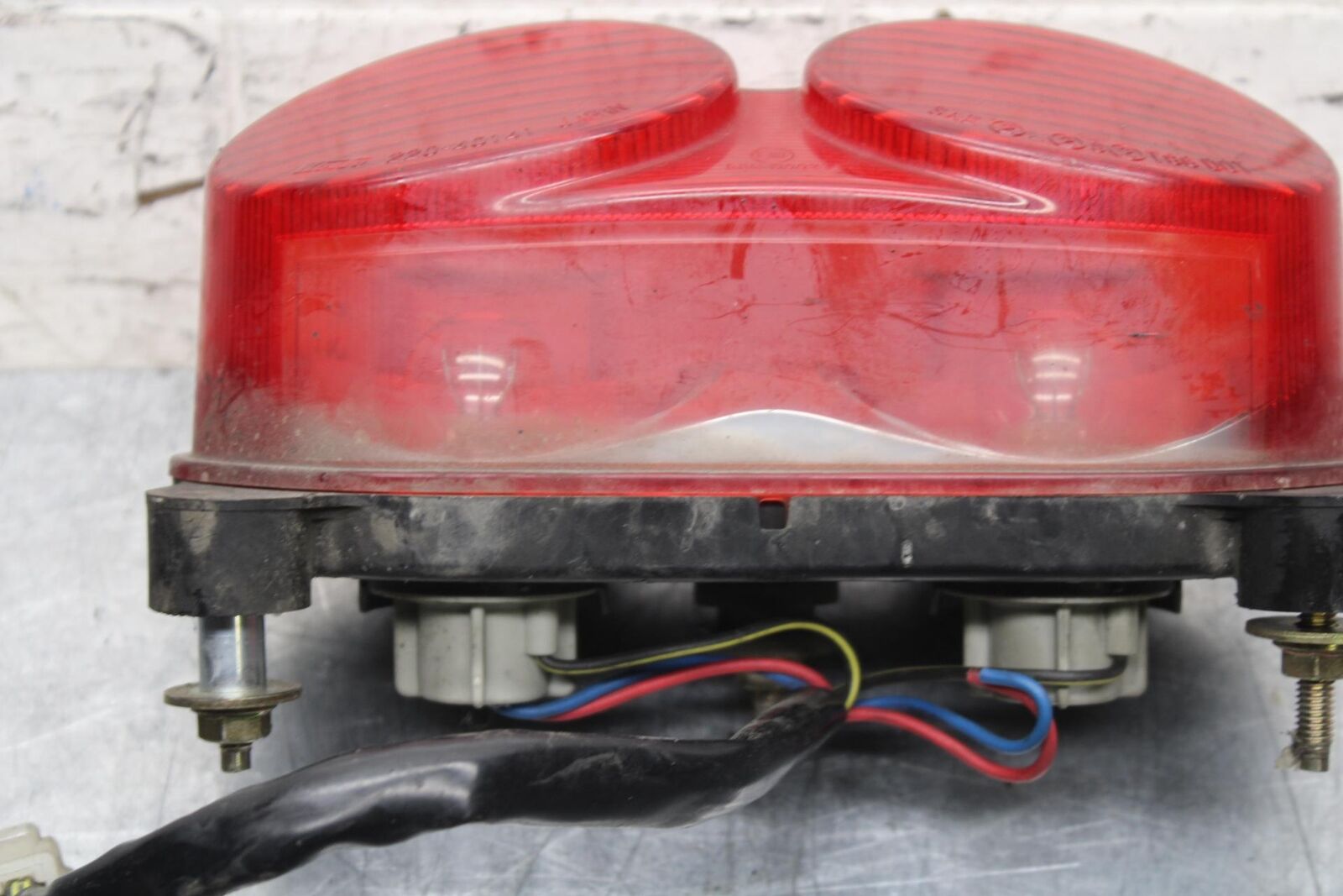 2000 Kawasaki Ninja ZX9R REAR TAIL TAILLIGHT BACK BRAKE LIGHT 23025-1301  BB70