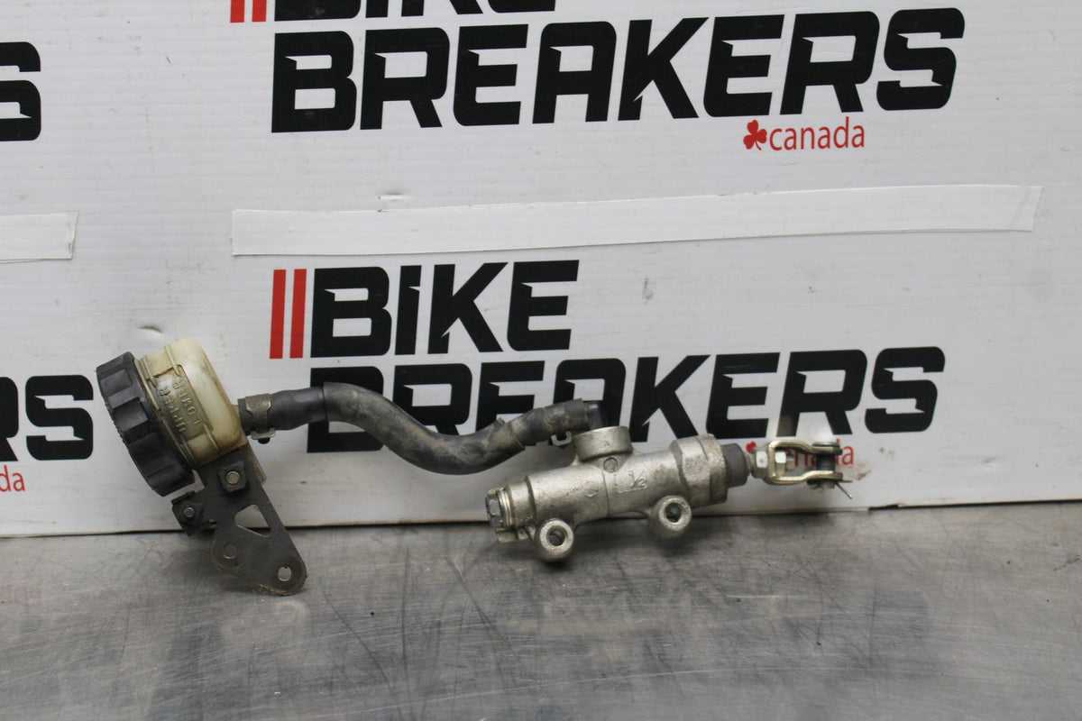 05-06 KAWASAKI NINJA ZX6R REAR BACK BRAKE MASTER CYLINDER W RESERVOIR BB877