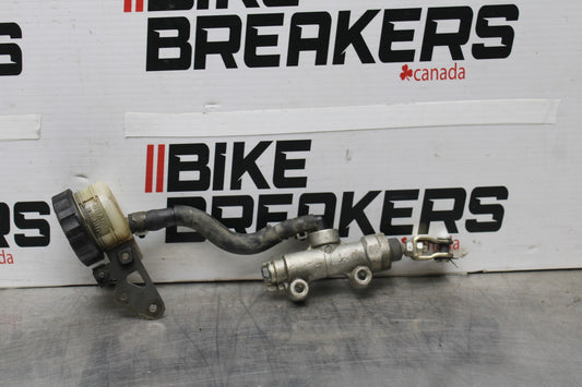 05-06 KAWASAKI NINJA ZX6R REAR BACK BRAKE MASTER CYLINDER W RESERVOIR BB877