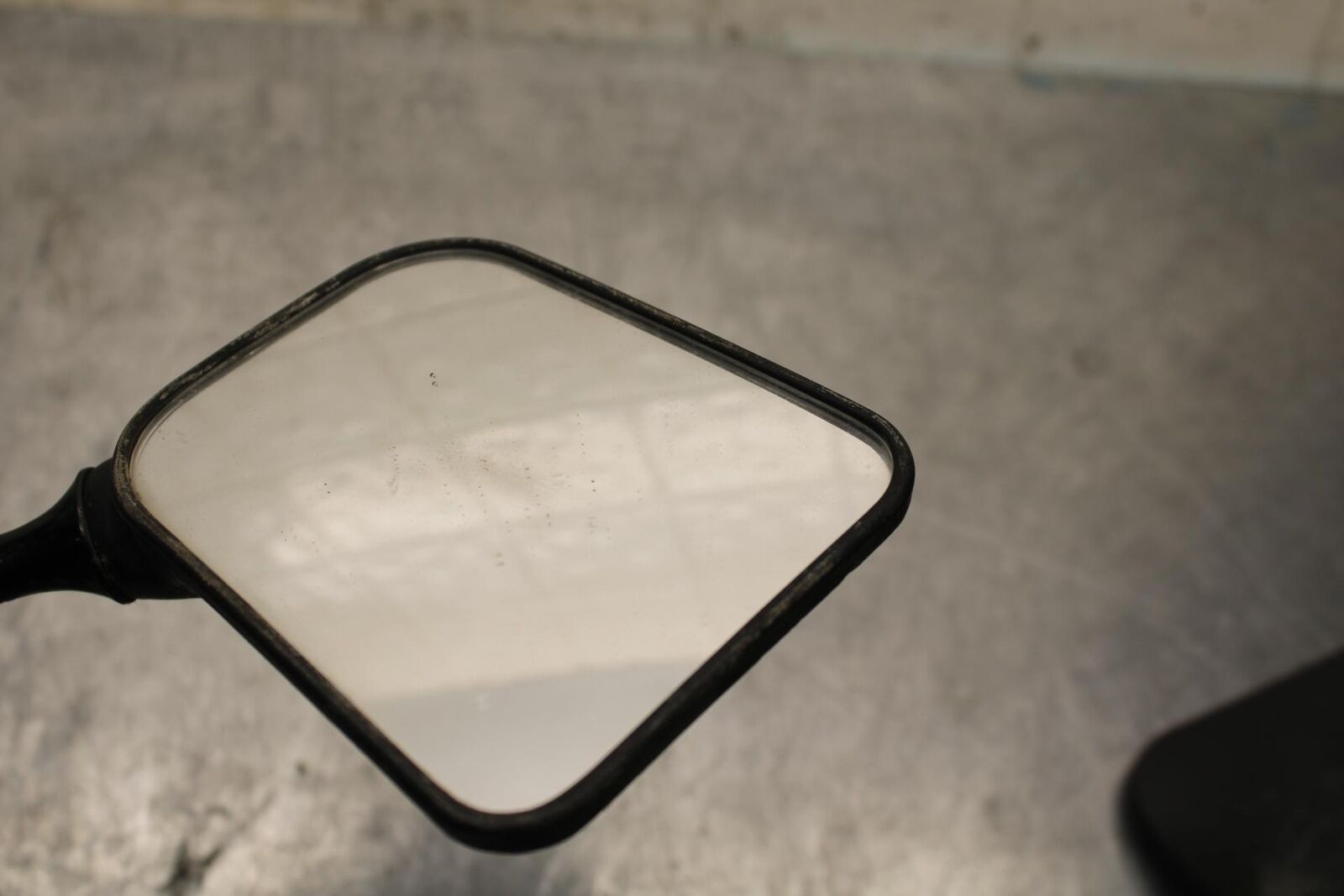 75 SUZUKI GT 550 UPPER FAIRING MIRROR BB67