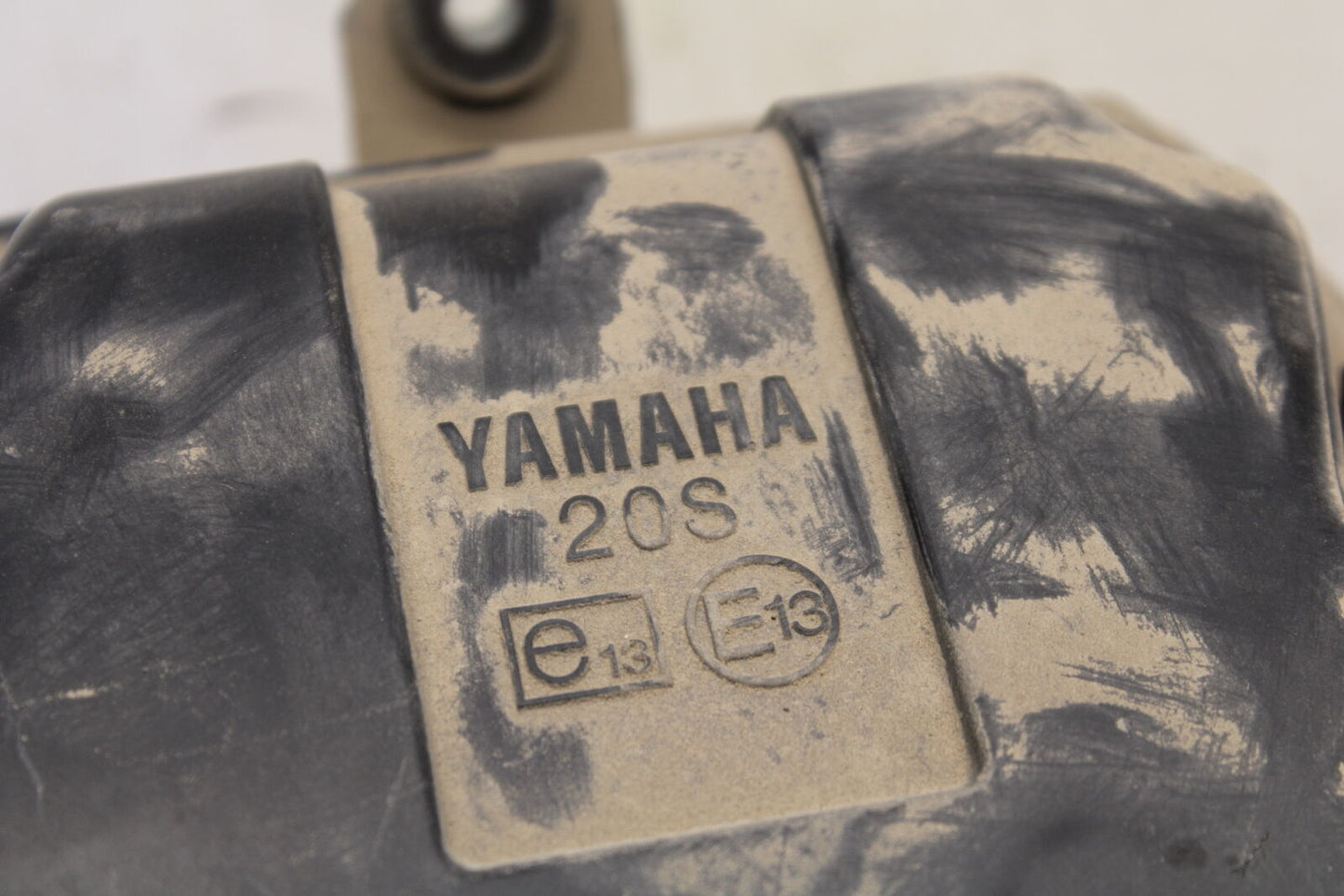 09-15 YAMAHA FZ6R AIRBOX AIR INTAKE FILTER BOX  BB686