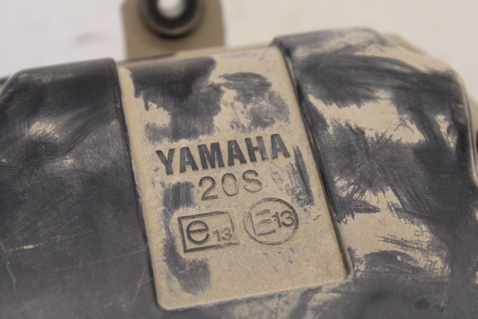 09-15 YAMAHA FZ6R AIRBOX AIR INTAKE FILTER BOX  BB686