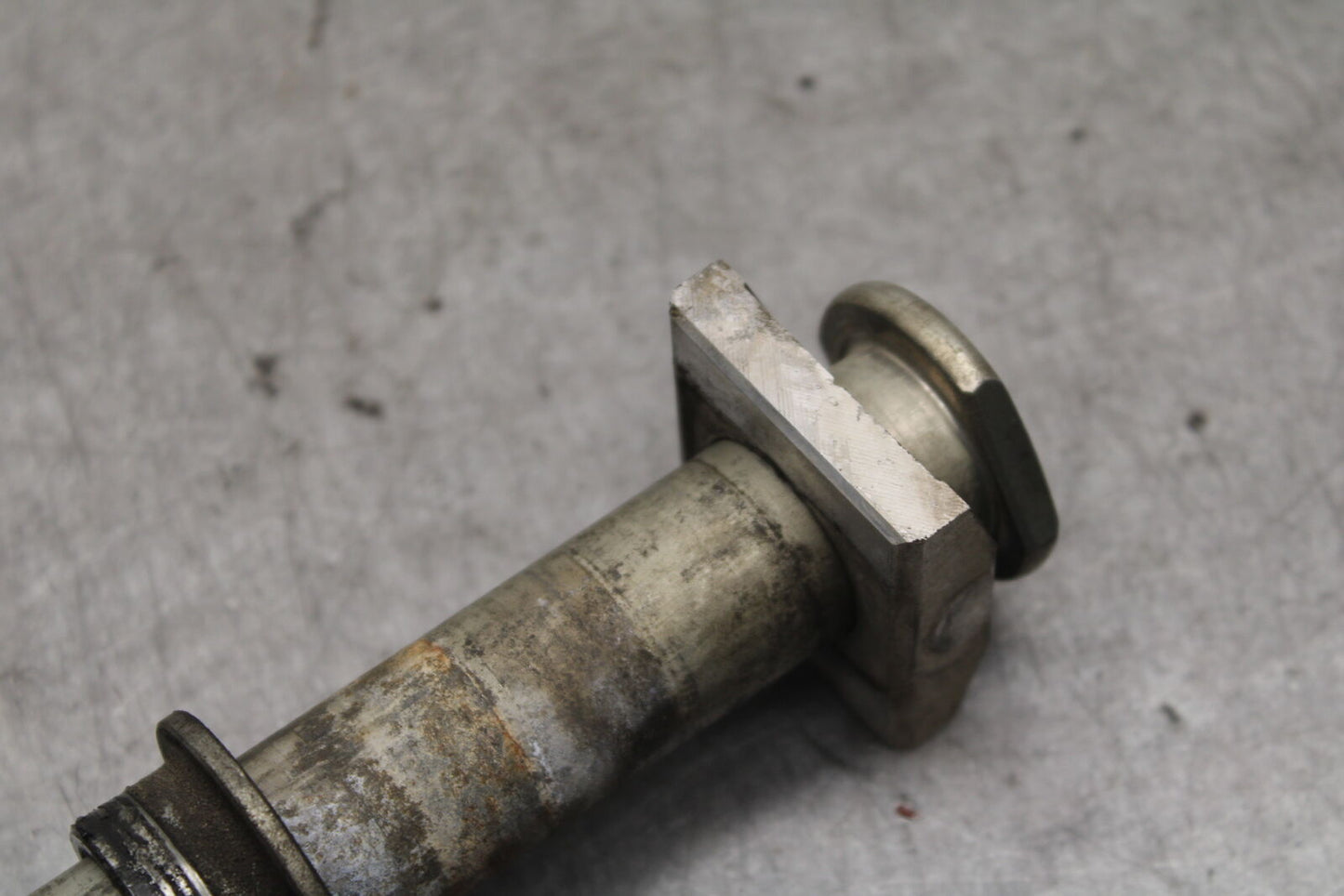 13-18 KAWASAKI NINJA ZX6R REAR AXLE BACK RIM PIVOT BOLT AXEL 41068-0613 BB666