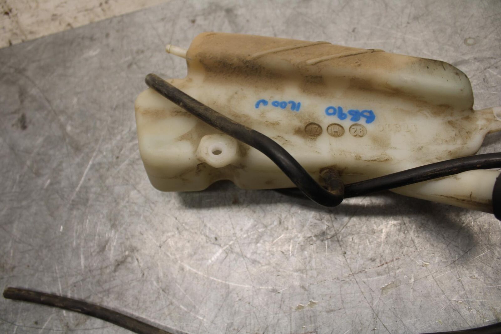 1993 Suzuki GSXR1100W COOLANT WATER TANK RESERVOIR BOTTLE BB46
